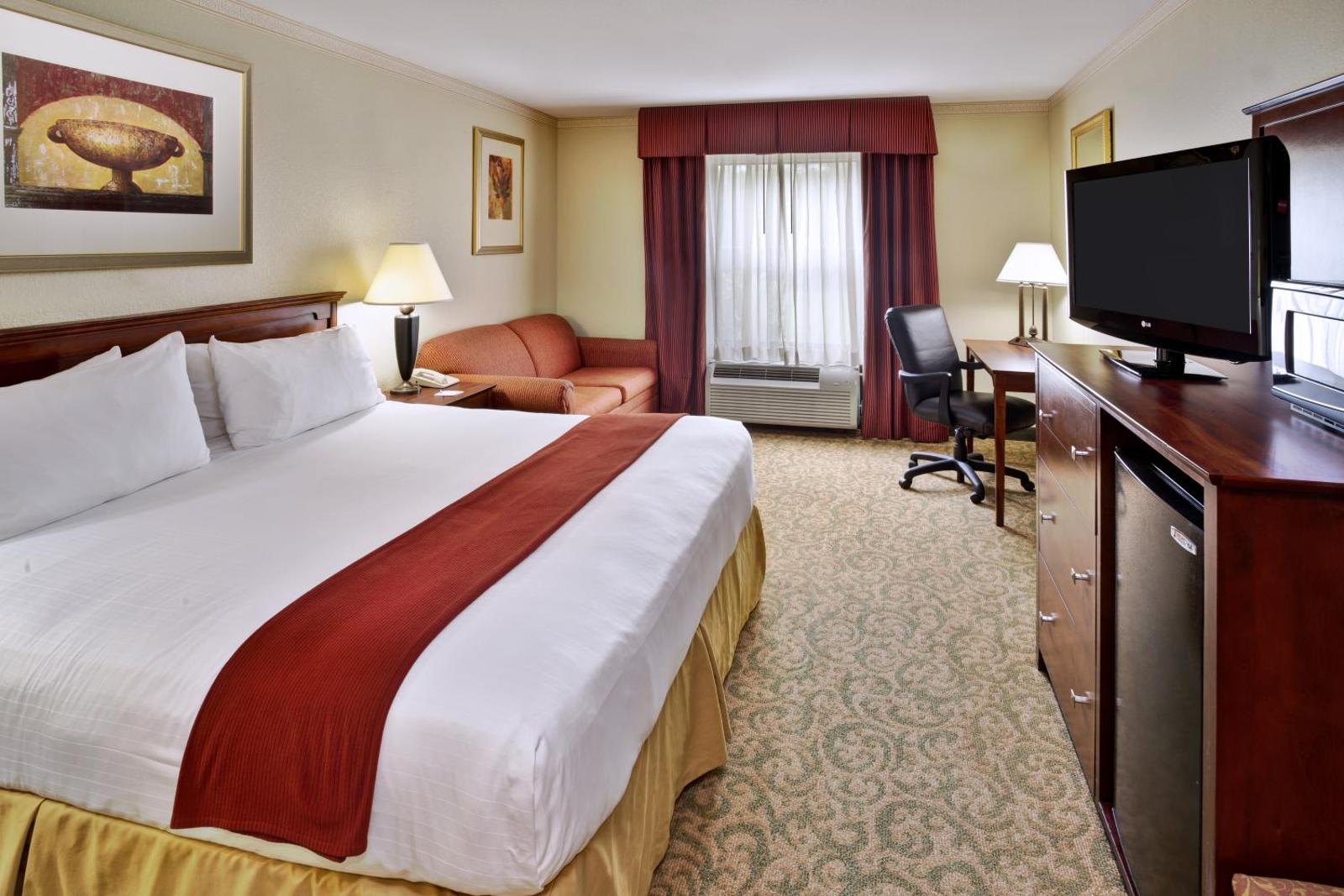 Holiday Inn Express Breaux Bridge