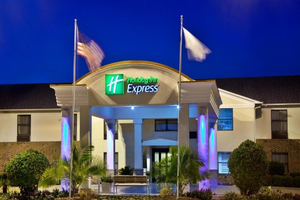 Holiday Inn Express Breaux Bridge image 10