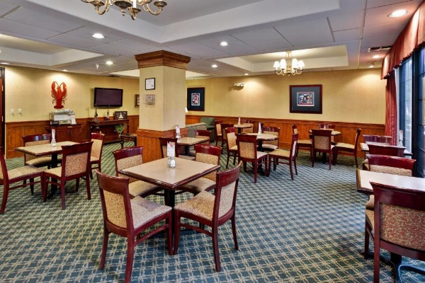 Holiday Inn Express Breaux Bridge image 14
