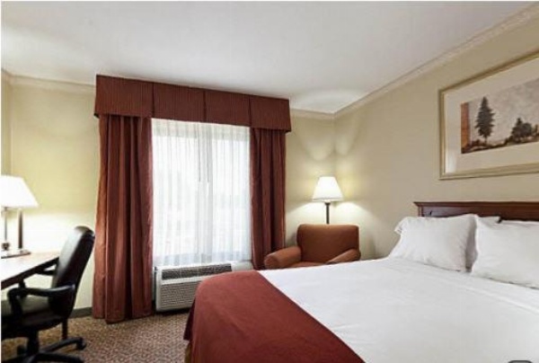 Holiday Inn Express Breaux Bridge image 2