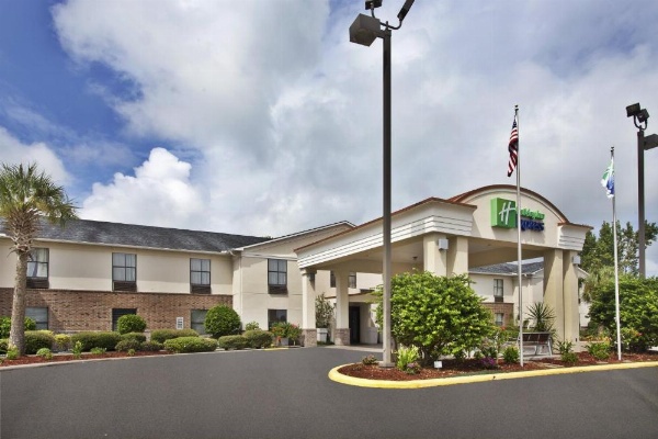 Holiday Inn Express Breaux Bridge image 24